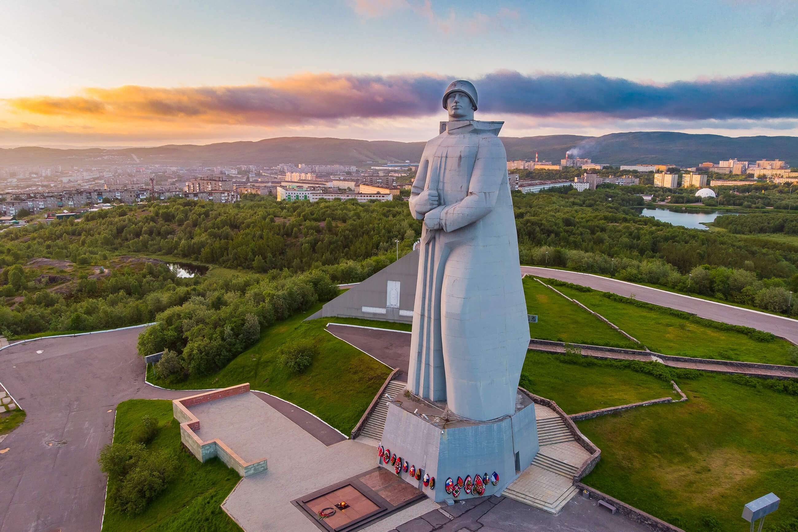 Город герой мурманск нарисовать