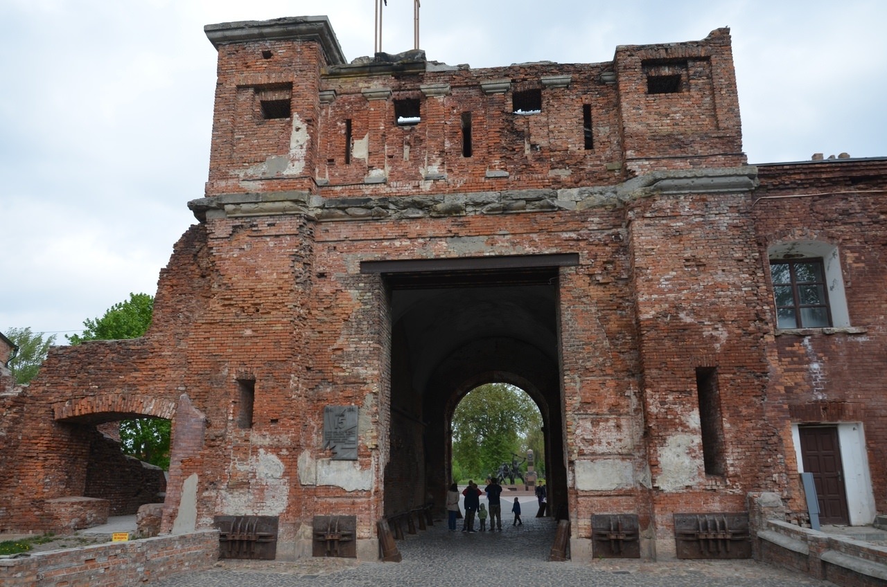 брестская крепость тереспольские ворота до войны
