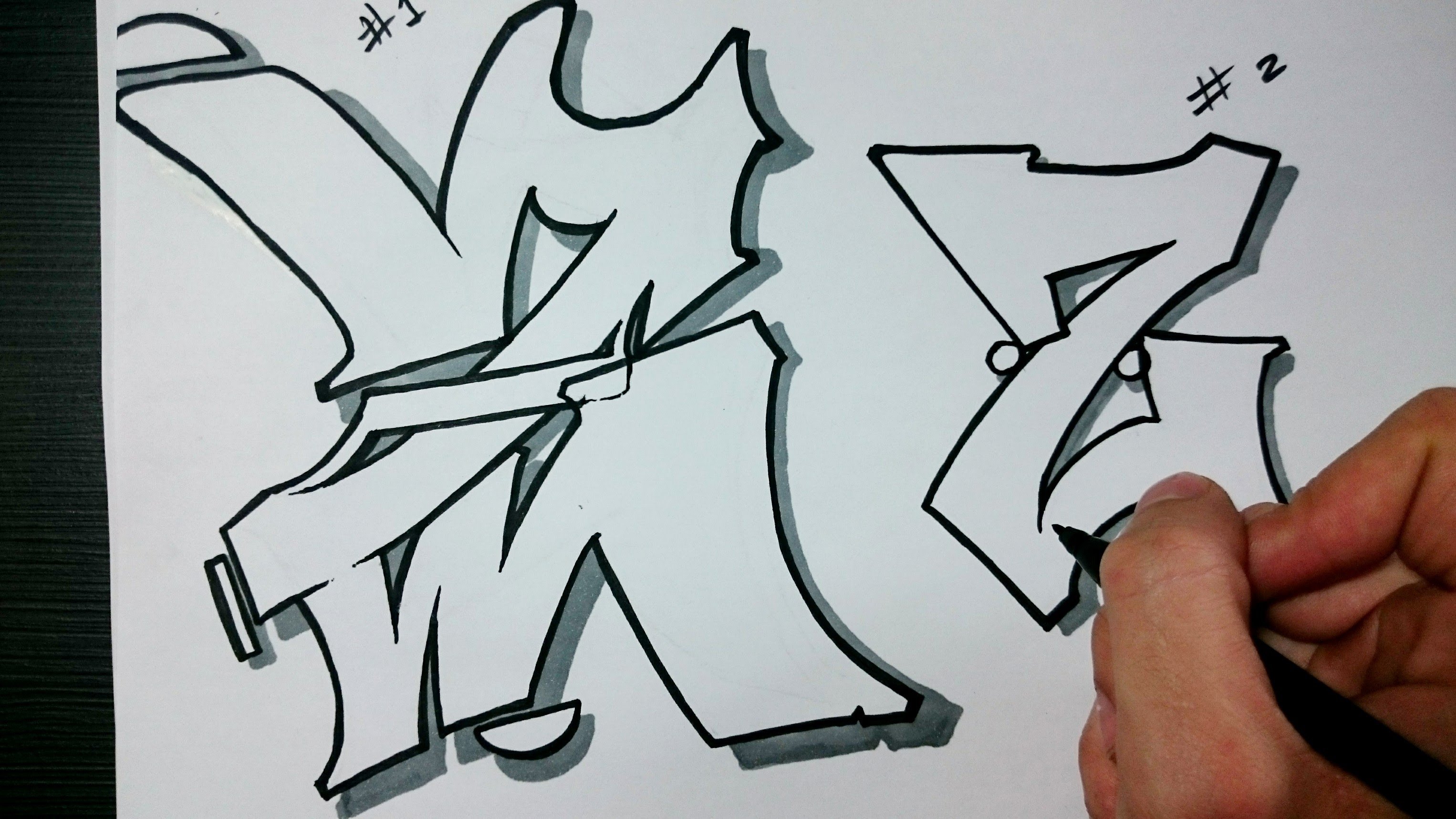 Draw graffiti. Граффити на бумаге. Граффити рисунки легкие. Рисовать граффити для начинающих. Лёгкие граффити для новичков.