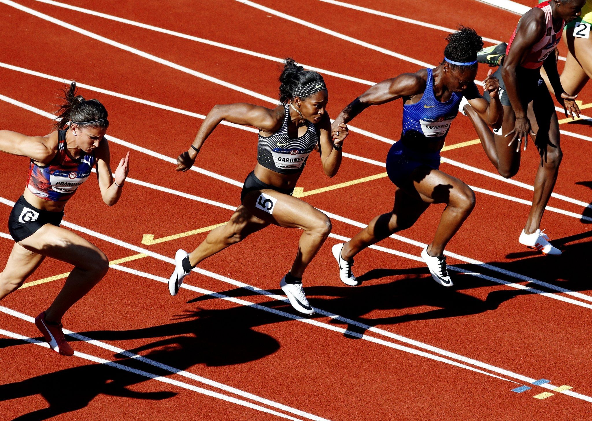 Бег какие виды. Тианна Бартолетта. Сборная лёгкой атлетики в Британии. Легкая атлетика картинки. Легкая атлетика бег.