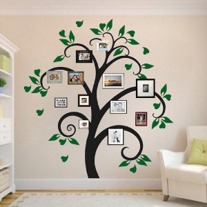 Нарисованное дерево на стене