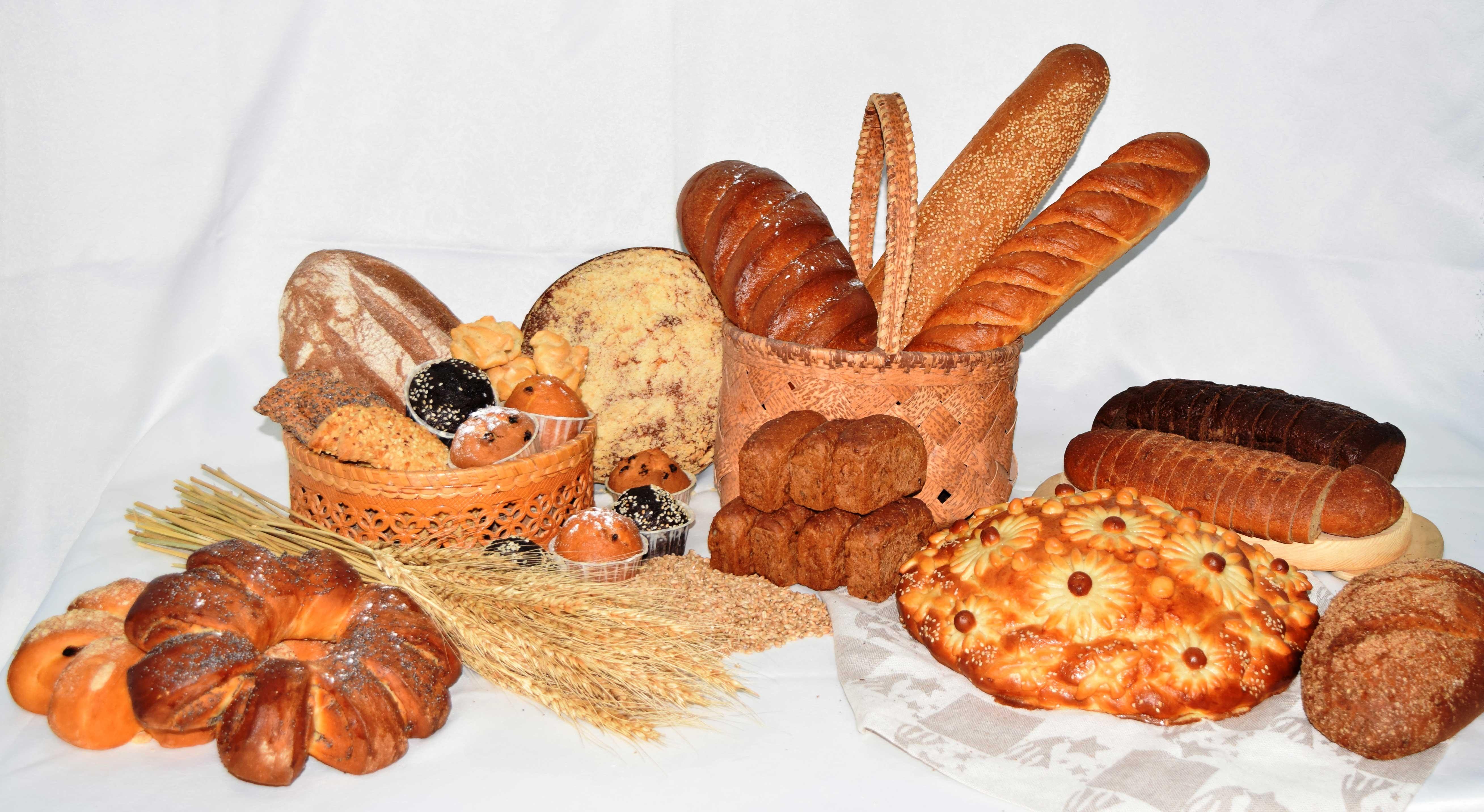 хлеб на праздничном столе фото