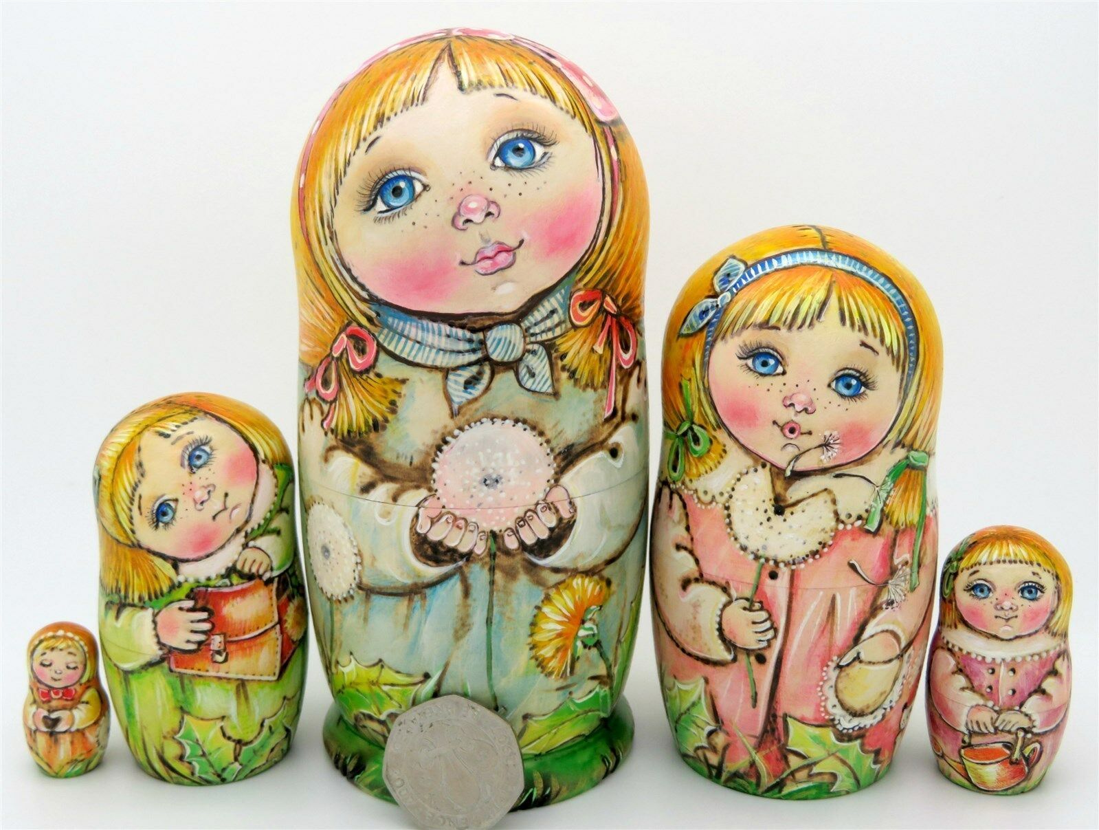 Russian matryoshka dolls. Кукла Матрешка. Роспись матрешки. Красивые куклы матрешки.