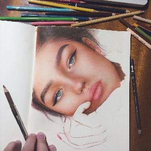 Портрет цветными карандашами