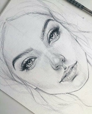 Рисовать девушку карандашом