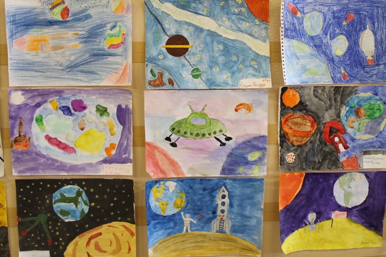 Рисование космоса 1 класс презентация. Рисунок на тему космос. Детский рисунок на тему космос. Космос глазами детей. Рисование космос в детском саду.