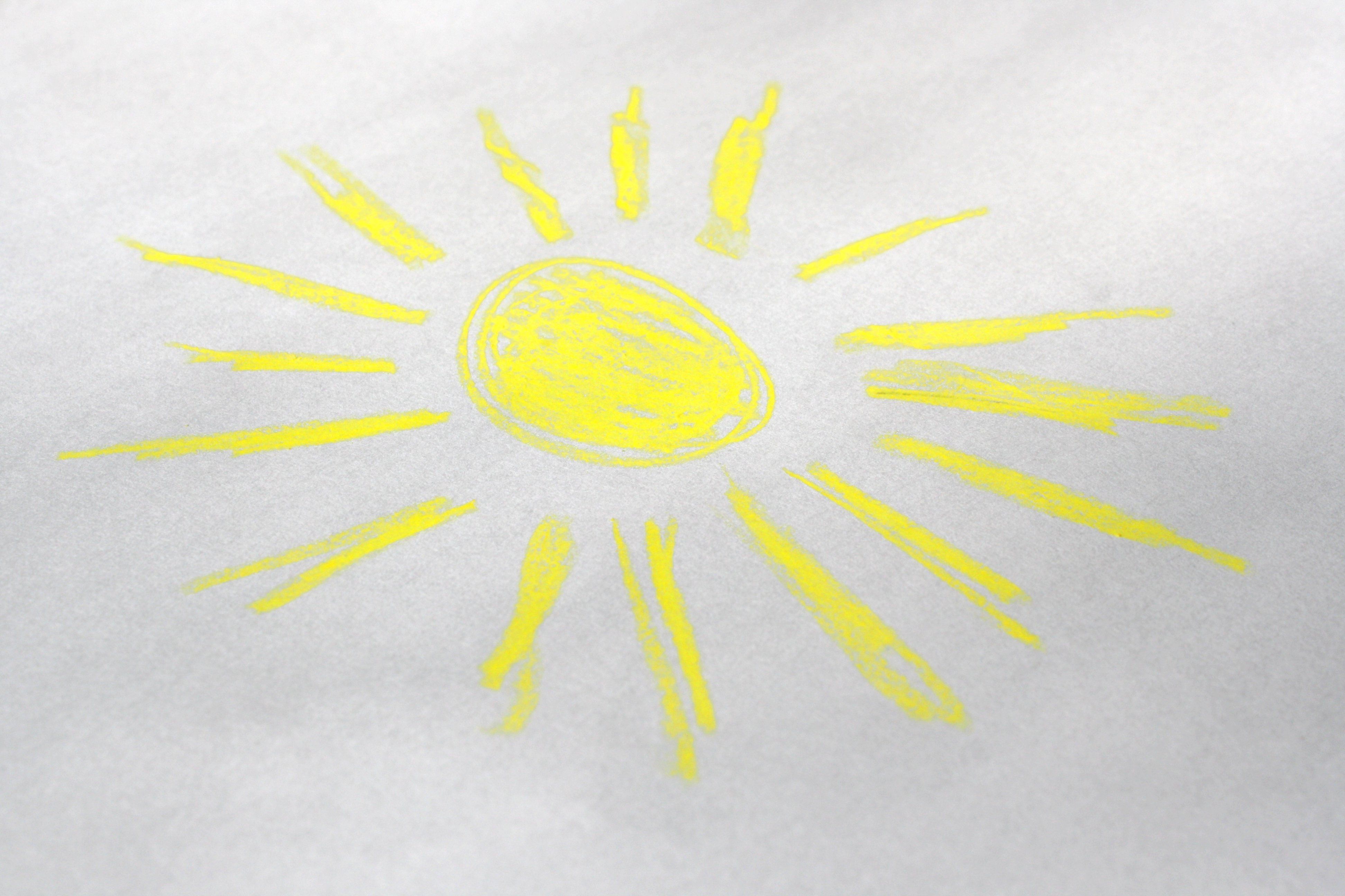 Солнце легкий рисунок. Солнце рисунок. Рисование солнце. Нарисовать солнышко. Солнце нарисованное.