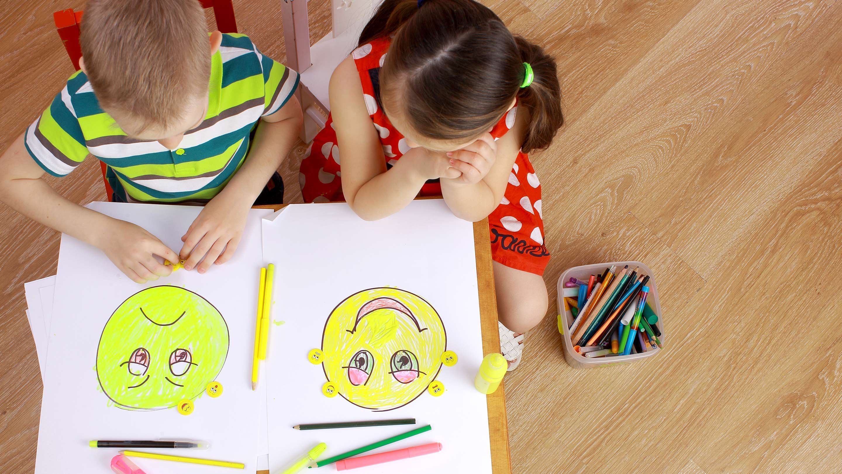 Увлекательное занятие. Занятия для детей. Рисование для детей. Творческие занятия для детей. Рисование для дошкольников.