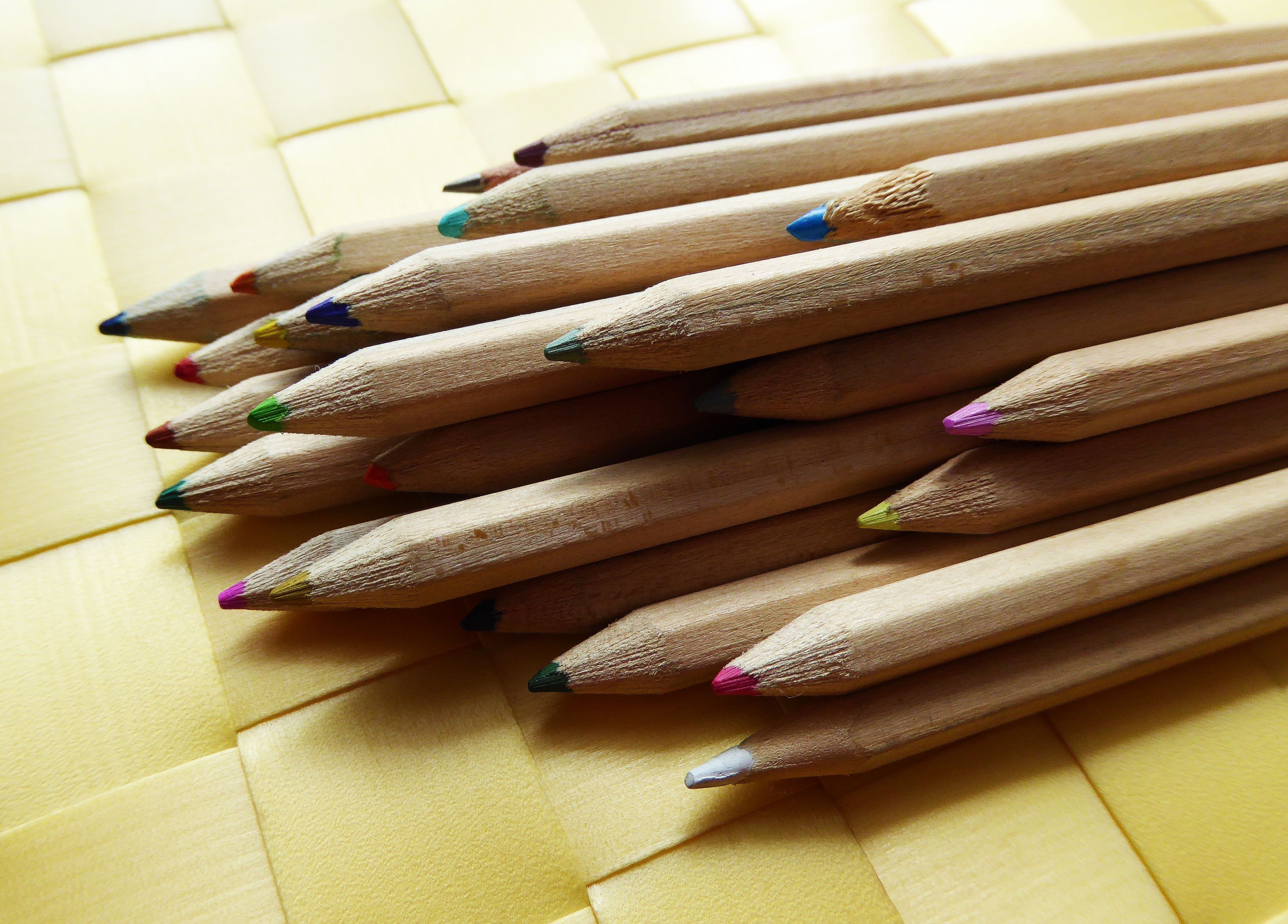 Как сделать красивый карандаш. Карандаши цветные. Старинный карандаш. Карандаш простой. Картинки карандашом.