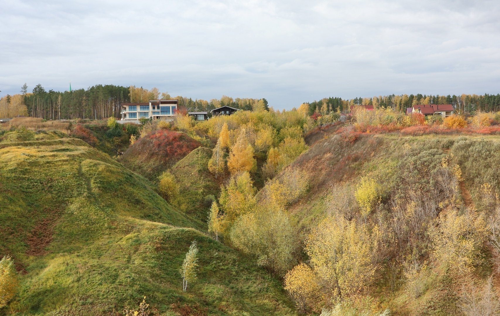 Овраг фото. Антоновские овраги Татарстан. Елабуга овраги. Осипов овраг Татарстан. Елабуга крававый овраг.