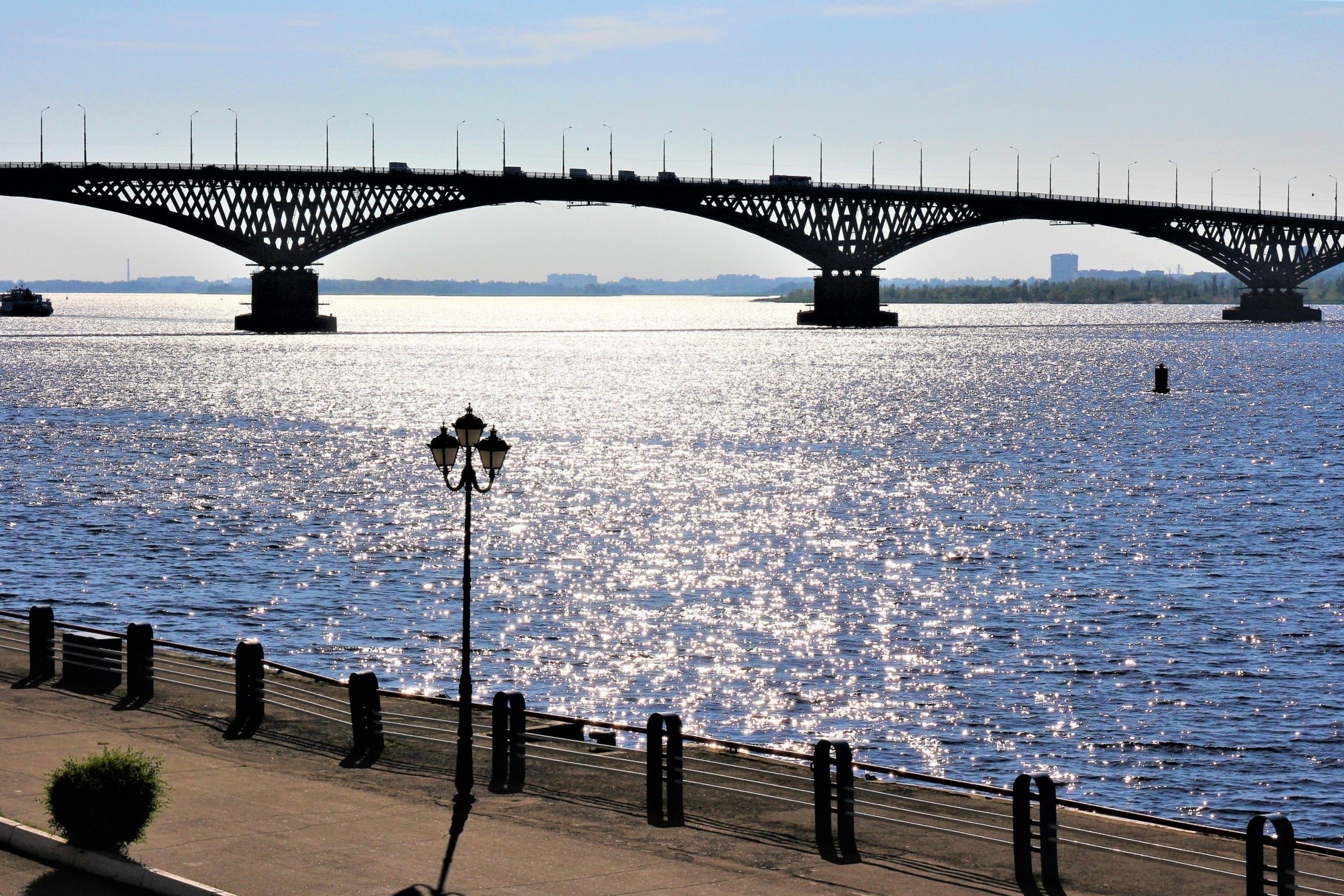 Какой длины мост через волгу. Саратовский мост с Энгельса.