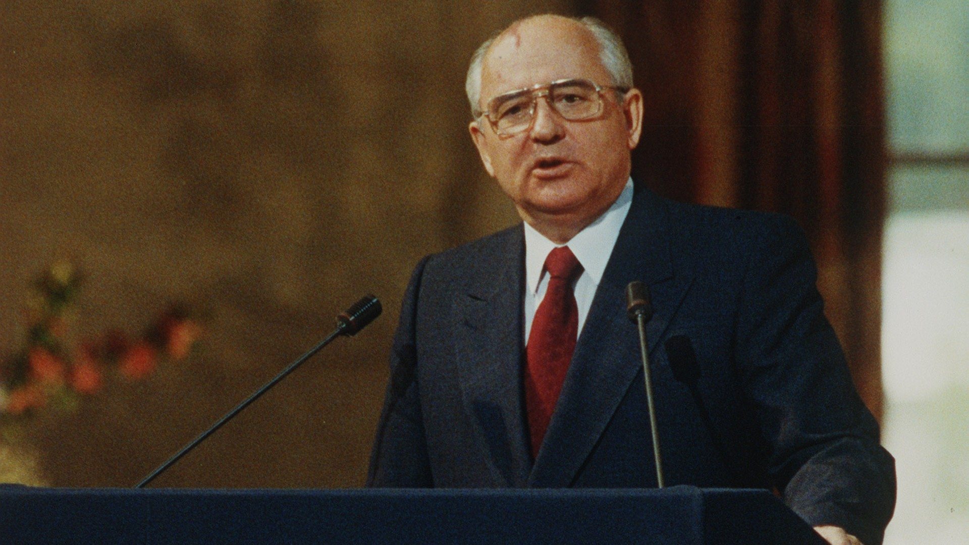 М с горбачев 1986. Горбачев 1990. Горбачев 1989.
