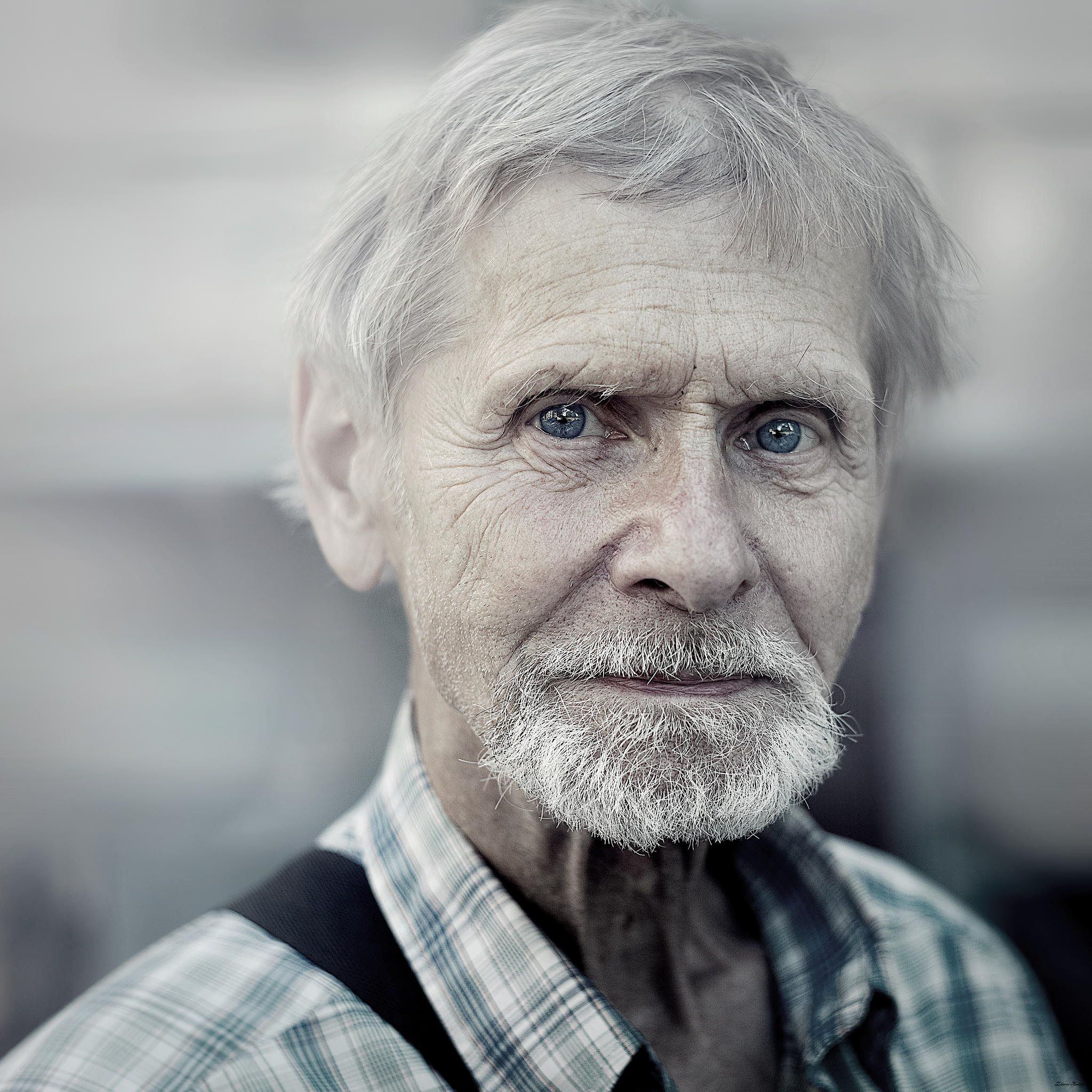 Пожилой мужчина москва. Фотопортрет старика. Пожилой мужчина. Портрет пожилого мужчины. Фотопортрет пожилого человека.